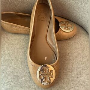 Tory Burch Ballet Flat in Royal Tan/Gold sz 7.5 fall office workwear